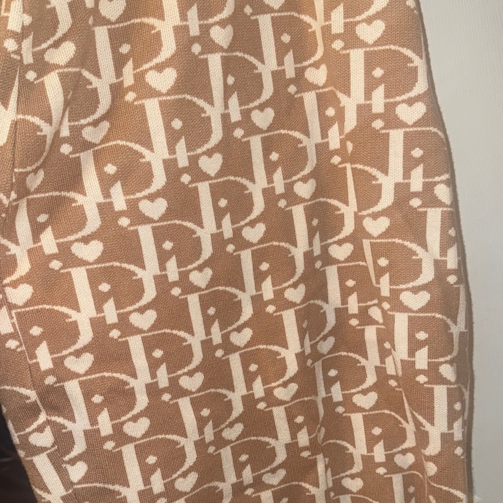 Brown and White Patterned Dress - Picture 2 of 16